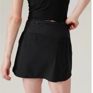Athleta RUN WITH IT 14" SKORT